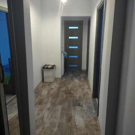 Apartament Pitesti Luaran gambar