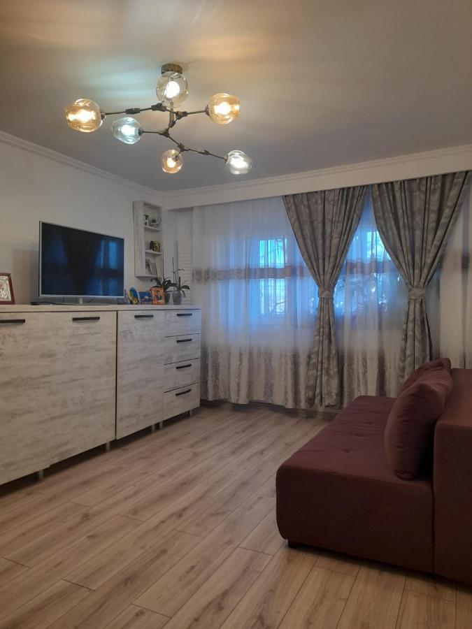 Apartament Pitesti Luaran gambar